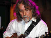 guitarist.jpg (50503 bytes)