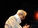 Dave-clap.jpg (46837 bytes)