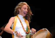 anna_drum.jpg (41922 bytes)